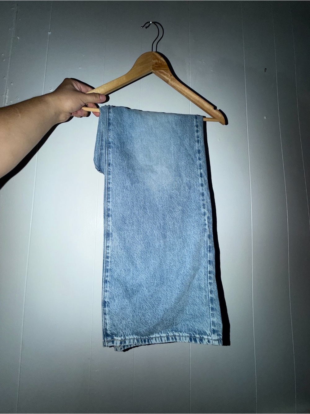 Women Cinch Baggy Levi's Light Blue Jeans 24 x 31 - Picture 7 of 7